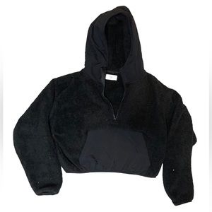 Aritzia Cropped Fleece Quarter Zip Sweater Jacket Woman’s Medium